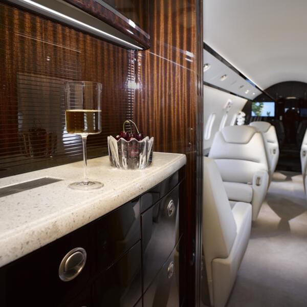 2012 Bombardier Challenger 300 4