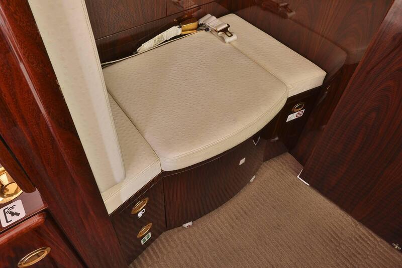 2007 Bombardier Challenger 300 5