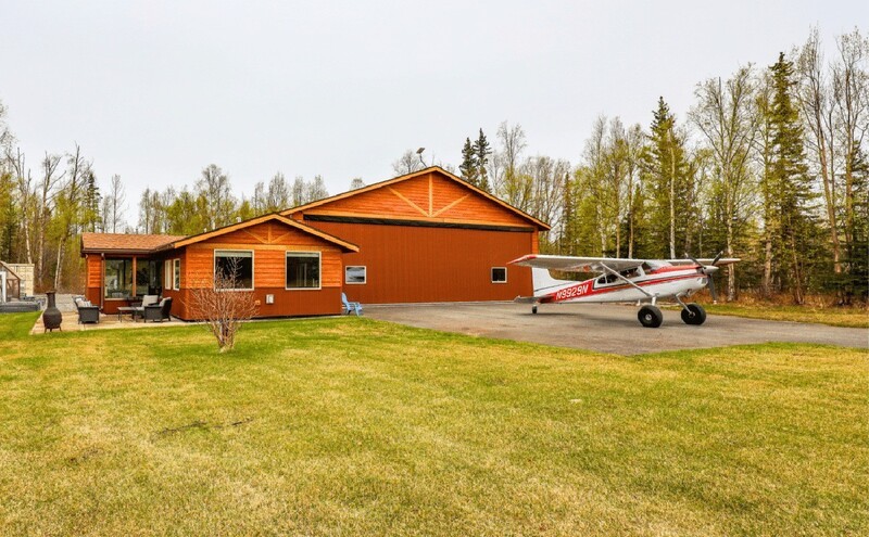 Wolf Lake Hangar Home and Cessna