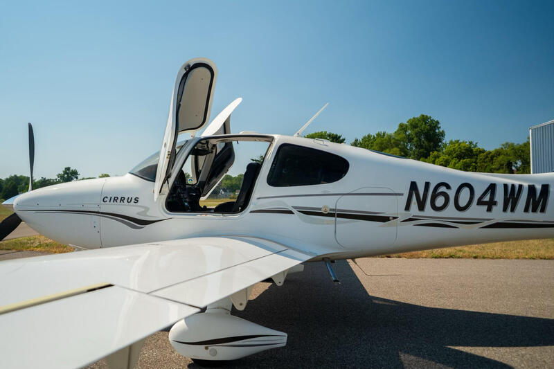 2005 Cirrus SR22 G2 4
