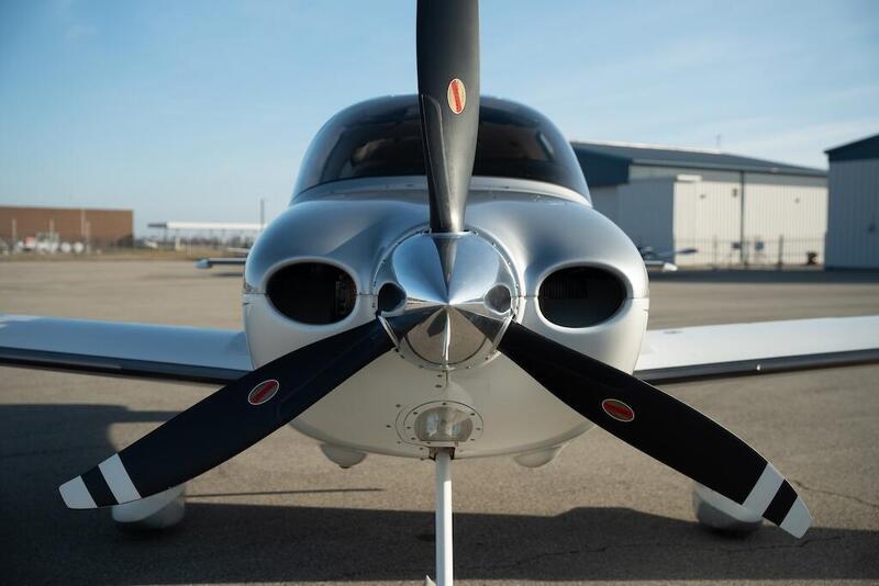 2008 Cirrus SR22 G3 GTS 4