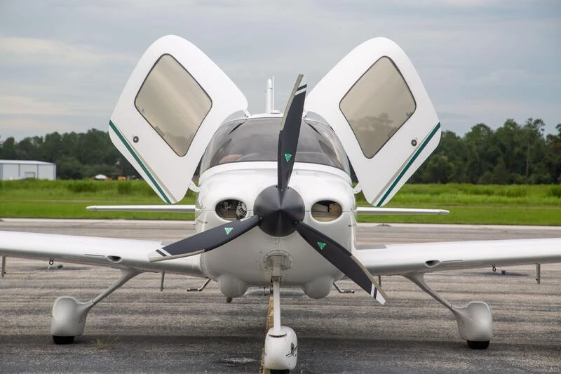 2005 Cirrus SR20 G2 3
