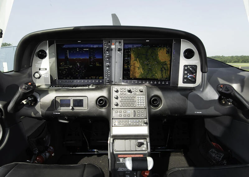 2016 Cirrus SR22 G5 3