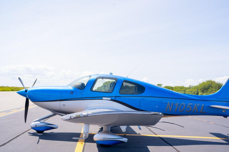 2017 Cirrus SR22 G6 4