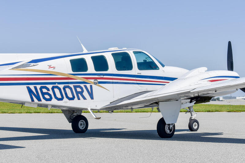 1998 Beechcraft Baron 58 5