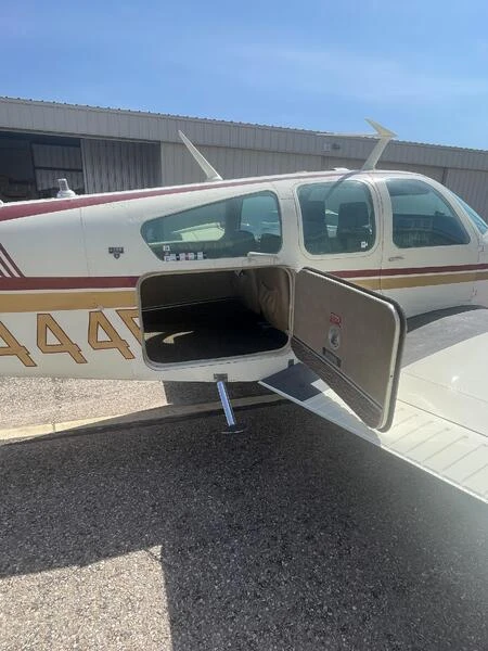1976 Beechcraft V35B Bonanza 3