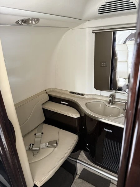 2004 Learjet 40 3
